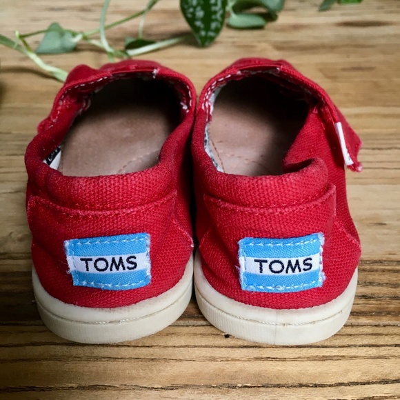 Bright tomato red Toms shoes - Picture 3 of 4